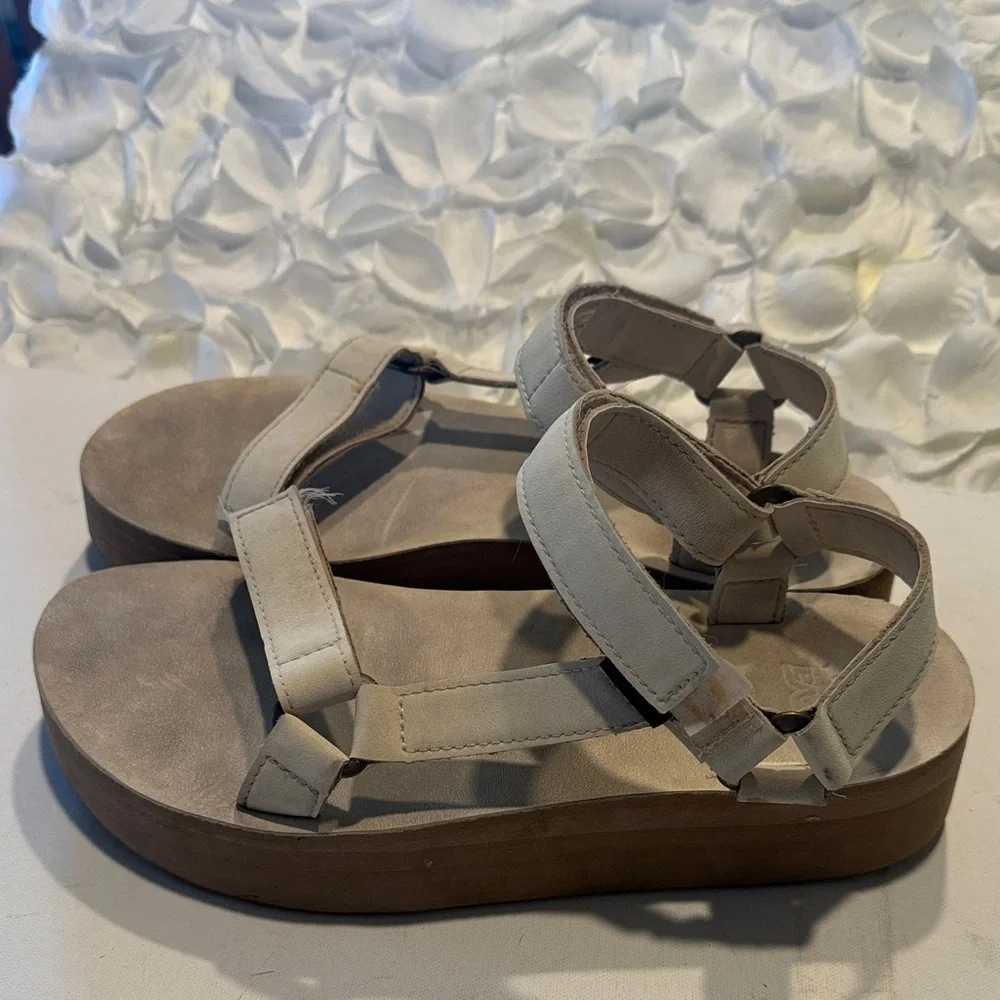 Teva Women's Tan Sandals - Picture 2 of 5
